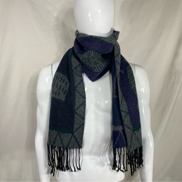 Soft Warm Cave Painting Animal Design Long Tassel Scarf - Picture 3 of 3